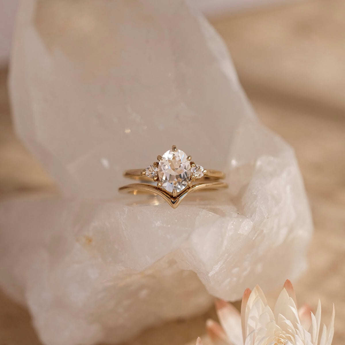 Victoria Ring White Topaz - 9kt Yellow Gold