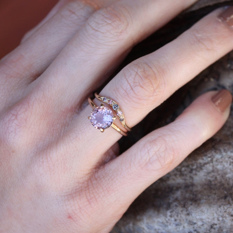 Crescent Band Sapphire - 9kt Yellow Gold